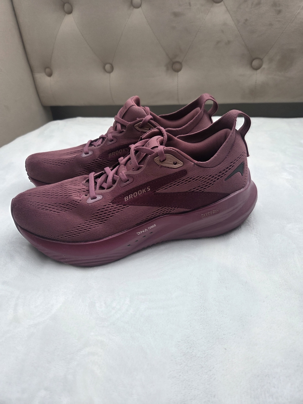 Brooks Glycerin 22 Women’s 10 Berry Burgundy Rose Running Shoes